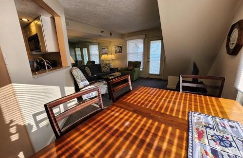 Traverse City House | North Shore Inn TC 309