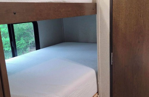 Roxbury RV Rental | North Shore RV