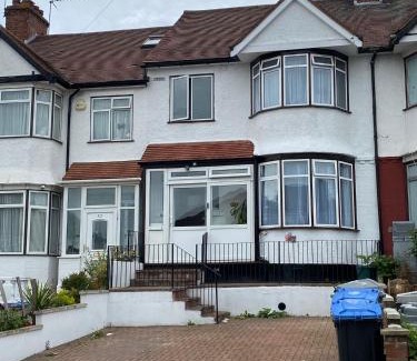 Dudden Hill House | North West Lodge Guest House