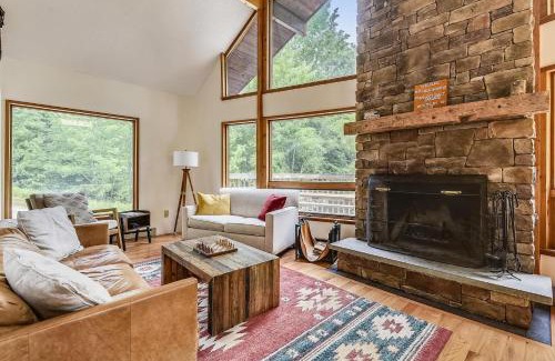 West Bridgewater House | Northeast Passage Chalet