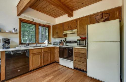 West Bridgewater House | Northeast Passage Chalet