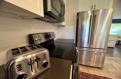 Everett House | Northern Seattle- Everett Home