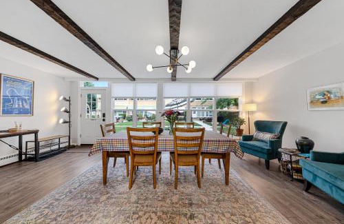 Budlong Woods House | Northside FAMLYNEST Lincoln Sq 4BR 2BA 2P Rare find