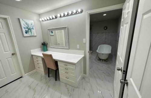 Northside House | Northwest Houston - Family Pool House! - Bent Bough