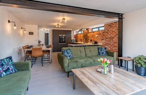 Cheltenham Cottage | Norton Coach House - Cheltenham Spa