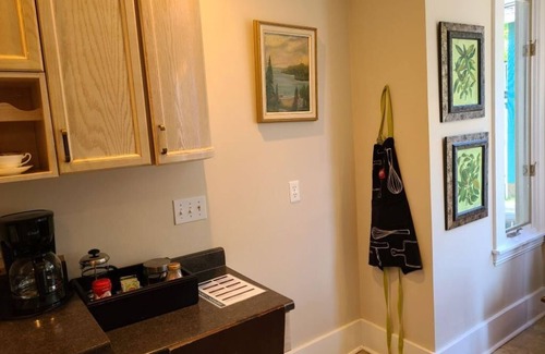 North End Apartment | Nostalgic 1930's Oasis Boutique Style - Downtown