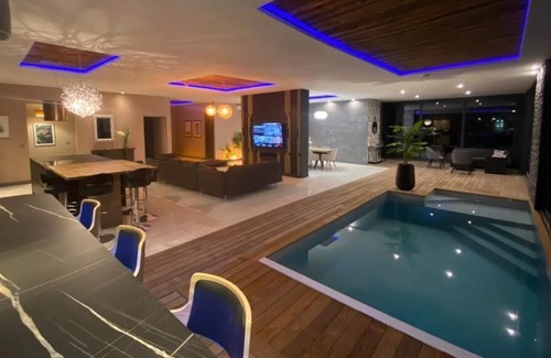 Sore Villa | Nouveauté Villa Piscine Interieure