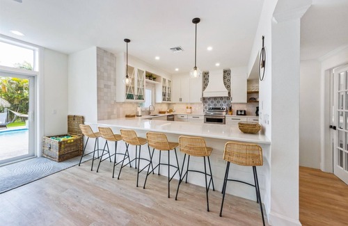 Anna Maria House | Nov/Dec Deals - Waterfront/Dock/Pool/Hot Tub/Putting/Beach by AMIHomeRental