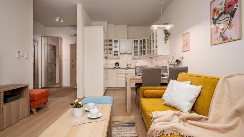 Mokotow Apartment | Nova Królikarnia - Mokotów, Sun & Snow