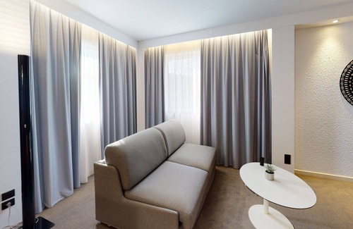 Yves Farge - Le Fleuve Hotel | Novotel Lyon Gerland Musée des Confluences