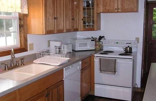 Westbrook Center Cottage | Now with TV - Relax in our 3-bedroom Westbrook cottage at West Beach