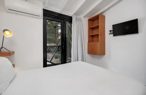 La Florida Apartment | NOWA Gaira Apt Provenza Walkable Area, AC & Balcony facing KarolG club
