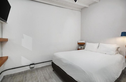 La Florida Apartment | NOWA Gaira Apt Provenza Walkable Area, AC & Balcony facing KarolG club