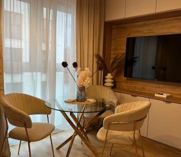 Zamosc Apartment | Nowoczesny apartament w centrum Starego Miasta, strzeżony parking