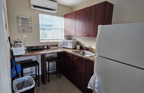Oakland Park Villa | nPrivate & cozy Studio. Great location, Private Pool at the villa&Near the beach