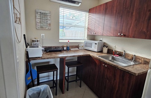 Oakland Park Villa | nPrivate & cozy Studio. Great location, Private Pool at the villa&Near the beach