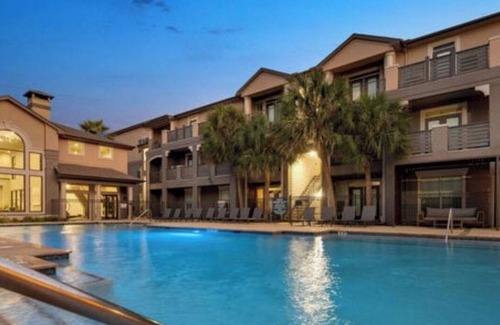 Braeswood Place Apartment | Nrg Stadium Short & Long Stay 5-min away from all the action