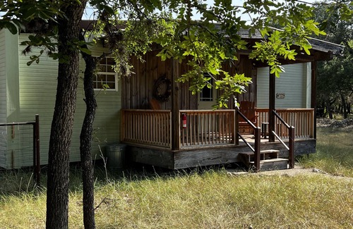 Barksdale Cabin | Nueces River Cabins-Oak Cabins