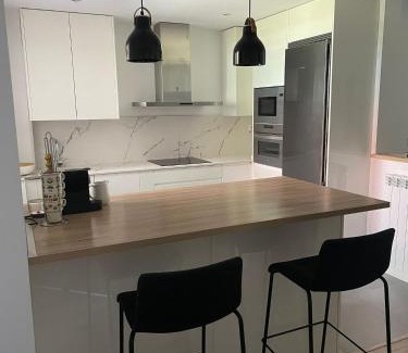 San Adrian Apartment | Nuevo, grande con garaje, Bilbao Arena, Casco Viejo