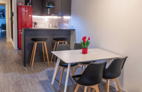 Pocitos Apartment | Nuevo Pocitos Condo Brio w/King Beds, 3 Smart TVs, W/D, Fast WiFi, Rooftop Pool.