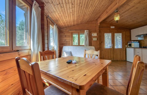 Benicolet Apartment | Null 'Entre Viejos Olivos 1' with Mountain View, Shared Pool and Air Conditioning
