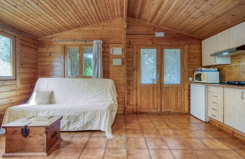 Benicolet Apartment | Null 'Entre Viejos Olivos 1' with Mountain View, Shared Pool and Air Conditioning