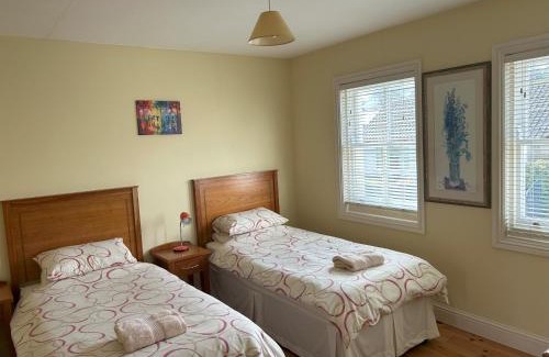Schull House | Number 1 Bank House