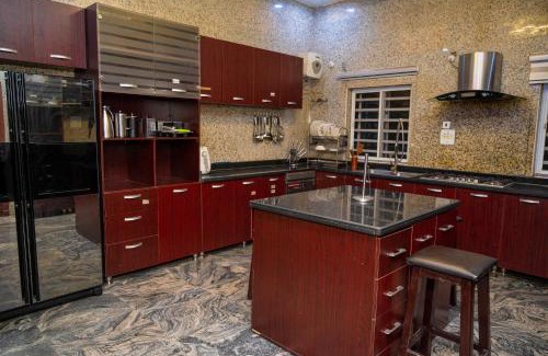 Asaba Apartment | Number Ten by Scarborough - Luxury Serviced Apartments, Asaba