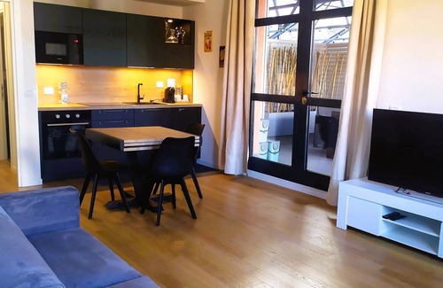 Milan Apartment | Nuovo Loft Terrace M2 apartment in enchanting Milano with AC, WiFi, pet-friendly