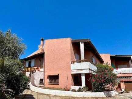 Eden Beach House | Nura's - Casa Ibisco