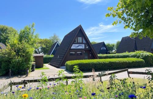Carolinensiel House | Nurdachhäuschen Blaue Nordseewelle