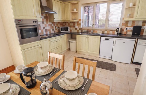 North Somercotes Cottage | NURSERY COTTAGE, pet friendly, with a garden in North Somercotes