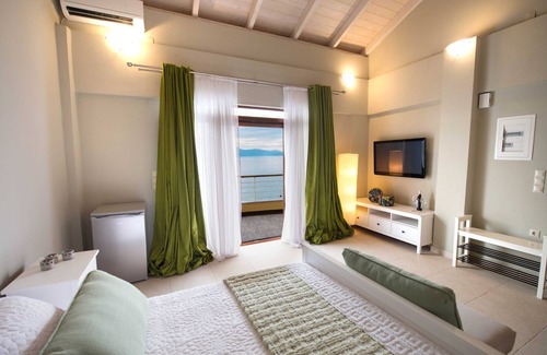 Nikiana House | NV Seafront Studios AV Properties