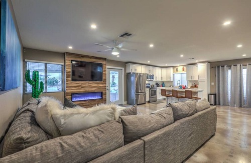 Richfield House | NV2804 · 1.8 Miles from the Strip! Private Pool, Game Room!
