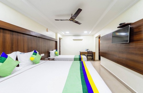 Nanganallur Hotel | NVR RESIDENCY