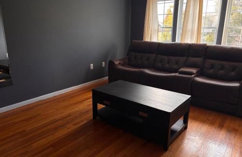 Newark House | Nwk 457 RM 213-F