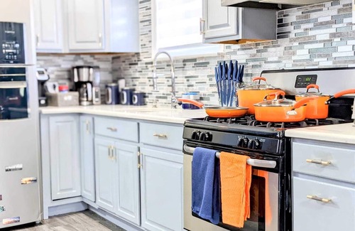 Elmont House | NY VIBEZ HOUSE! Cool Smart Home-2min to UBS Arena-10min to JFK/LGA-Free Parking!