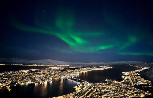 Tromsdalen Apartment | Nydelig hjem nært alt i Tromsø rett med Fjellheisen gratis parkering rett med huset