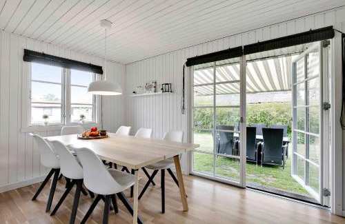 Kirke Hyllinge House | Nyistandsat sommerhus med kærlighed og sjæl