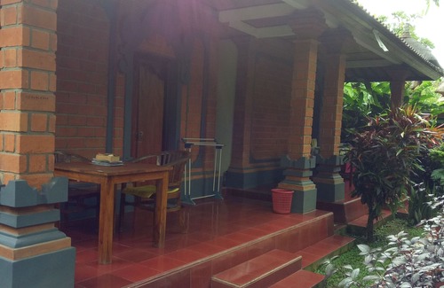 Peliatan House | Nyoman Warta Accomodation located in ubud area. Near by mongkey forest and