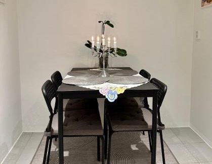 Gavle Apartment | Nyrenoverat boende i villaområde