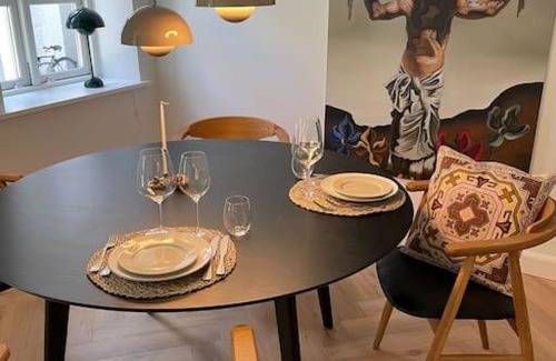 Odense Apartment | Nyrenoveret charmerende lejlighed i Odense C!
