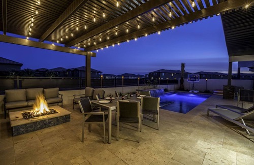 Santa Clara House | O-65&66| Sleeps 38 * Pvte Pool *Hot Tubs* Fire Pits * 2 homes duplex