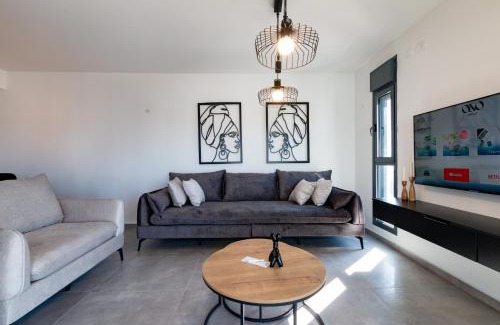 Or Yehuda Apartment | O&O Group - Luxury APT/3 BR/New Tower/Parking