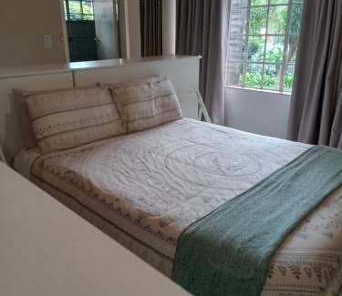 Bedfordview Apartment | "O Sole Mio" Self catering studio apartment in Bedfordview