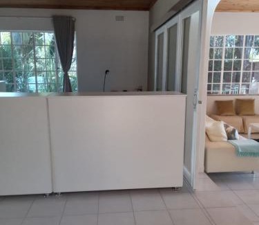 Bedfordview Apartment | "O Sole Mio" Self catering studio apartment in Bedfordview