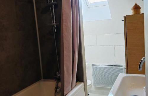 Aubevoye House | o tour de l'eau