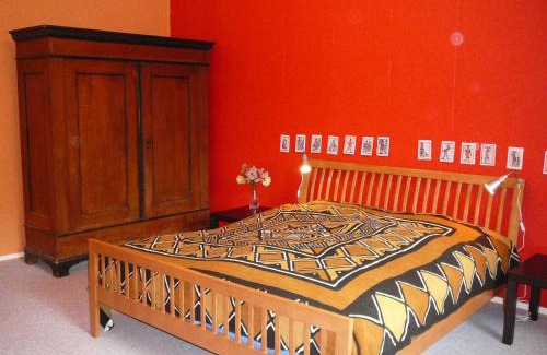 Sachsenberg Apartment | O11- Großzügige Fewo im Künstlerhaus