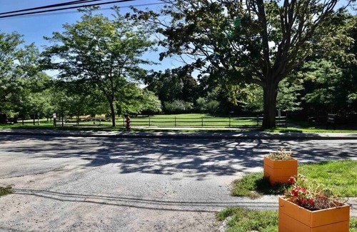 Plymouth House | Oahu*sleeps 5*near beach*outdoor shower*firepit*gas grill