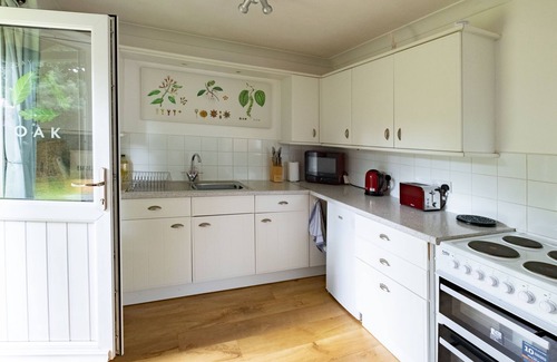 Henfield House | Oak Cottage by Interhome